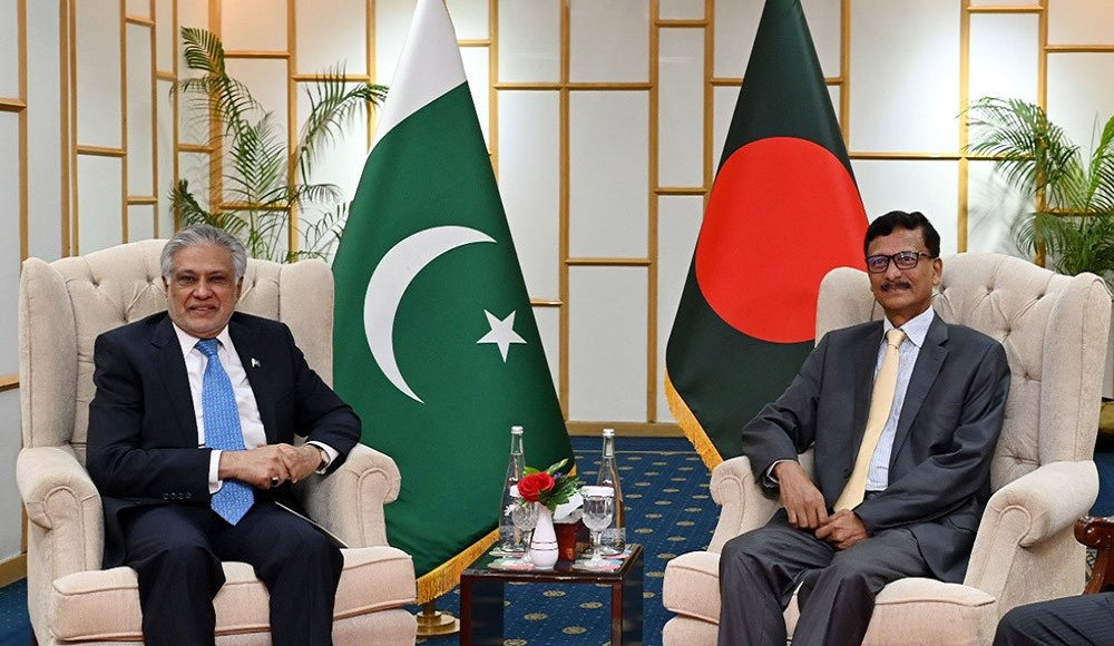 পররাষ্ট্র উপদেষ্টার সঙ্গে পাকিস্তানের পররাষ্ট্রমন্ত্রীর বৈঠক
