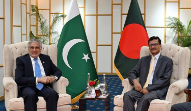 পররাষ্ট্র উপদেষ্টার সঙ্গে পাকিস্তানের পররাষ্ট্রমন্ত্রীর বৈঠক