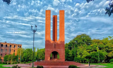 ৩৩ বছর পর গণতন্ত্রের রঙে রাঙা জাবি ক্যাম্পাস