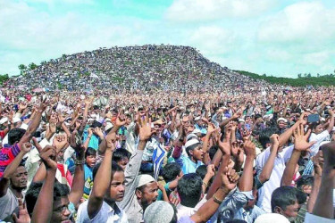রোহিঙ্গাদের স্বদেশে ফেরার আকুতি