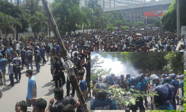 প্রকৌশল শিক্ষার্থীদের পুলিশের ধাওয়া, টিয়ারশেল-সাউন্ড গ্রেনেড নিক্ষেপ