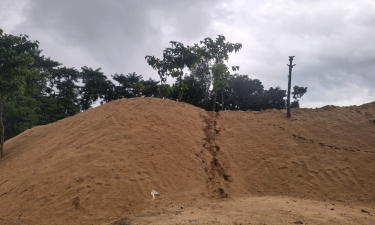 সিলেটে এবার লক্ষাধিক ঘনফুট বালু জব্দ