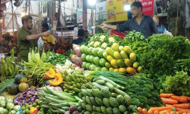 চড়া দামে সবজি, নিম্ন আয়ের মানুষের দুর্ভোগ