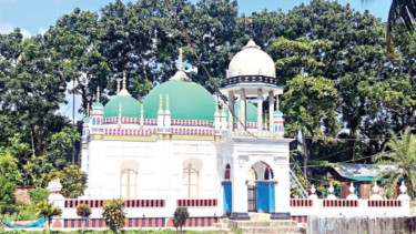 মুরাদনগরে মিয়া বাড়ির শতবর্ষী মসজিদ