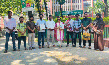 আন্তঃকলেজ সাংস্কৃতিক প্রতিযোগিতায় দেশসেরা বসুন্ধরা শুভসংঘের অনসূয়া ও নাজমুলকে সম্মাননা