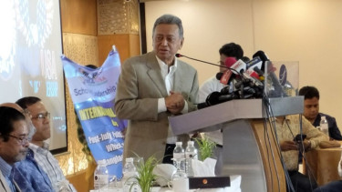 কথার ফুলঝুরি দিয়ে রাজনীতি করার দিন শেষ: আমীর খসরু