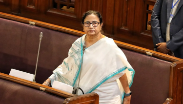 ভারতের অভিবাসন আইন ঘিরে উত্তপ্ত রাজনীতি, বিধানসভায় ক্ষোভ ঝাড়লেন মমতা
