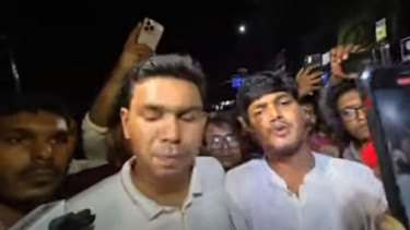 ভোট চুরির অভিযোগে ঢাবিতে ছাত্রদলের বিক্ষোভ মিছিল