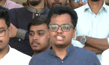 ভুল ত্রুটি হলে শিক্ষার্থীরা আমাকে শুধরে দেবেন: ফরহাদ