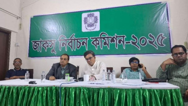 জাকসু নির্বাচন: রাতভর অবরুদ্ধ উপাচার্য ও নির্বাচন কমিশন