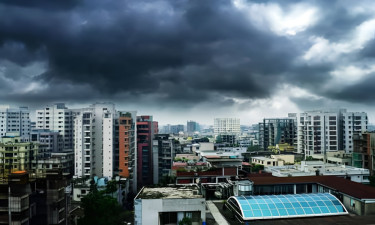 ঢাকায় বৃষ্টির আভাস, কমতে পারে তাপমাত্রা