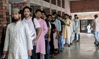 জাকসু নির্বাচন: প্রথম ২ ঘণ্টায় ভোটার উপস্থিতি কম