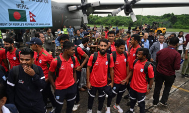 নেপাল থেকে নিরাপদে দেশে ফিরেছে বাংলাদেশ ফুটবল দল