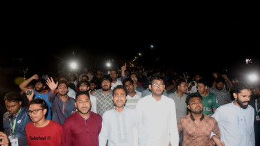 নির্বাচন বর্জনের পর রাতে ছাত্রদলের বিক্ষোভ মিছিল