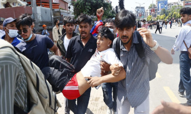 নেপালে চলমান বিক্ষোভে মৃতের সংখ্যা বেড়ে ৫১