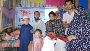ভোলায় দুর্ঘটনায় শয্যাশায়ী রিপনের পাশে বসুন্ধরা শুভসংঘ