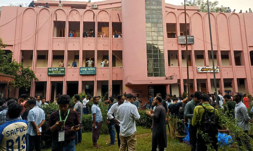 ফলের অপেক্ষায় ক্লান্ত শিক্ষার্থীরা, এখনো ৫ কেন্দ্রের গণনা বাকি