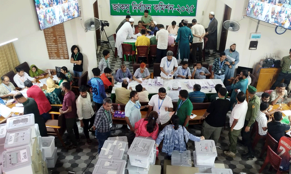 ১৮ হলের ভোট গণনা শেষ, ভিপি–জিএস পদে যারা এগিয়ে