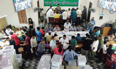 ২১ কেন্দ্রের ১৪টির ভোট গণনা শেষ