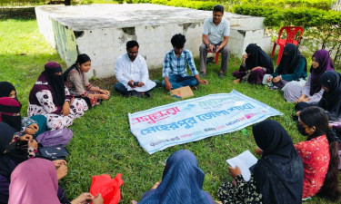মেহেরপুর সরকারি কলেজের সবুজ চত্বরে বসুন্ধরা শুভসংঘের পাঠচক্র