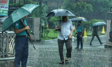 লঘুচাপের প্রভাবে দেশজুড়ে টানা বর্ষণ, কবে থামবে এই বৃষ্টি?