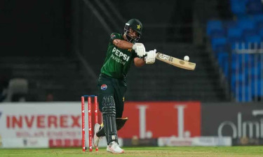 ভারতের বিপক্ষে টস জিতে ব্যাটিংয়ে পাকিস্তান