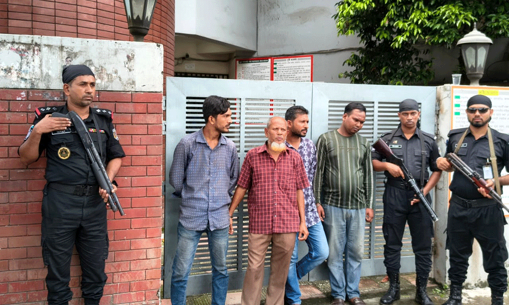 আগারগাঁও পাসপোর্ট অফিসে অভিযান: দালাল চক্রের ৪ সদস্যকে কারাদণ্ড