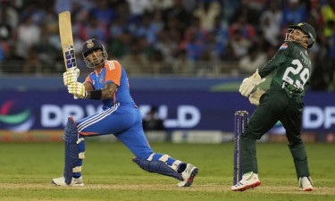 পাকিস্তানকে উড়িয়ে দিল ভারত