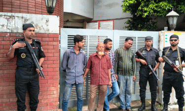 আগারগাঁও পাসপোর্ট অফিসে অভিযান: দালাল চক্রের ৪ সদস্যকে কারাদণ্ড