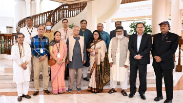 দুর্গাপূজার প্রস্তুতি নিয়ে সনাতন ধর্মের নেতাদের সঙ্গে প্রধান উপদেষ্টার বৈঠক