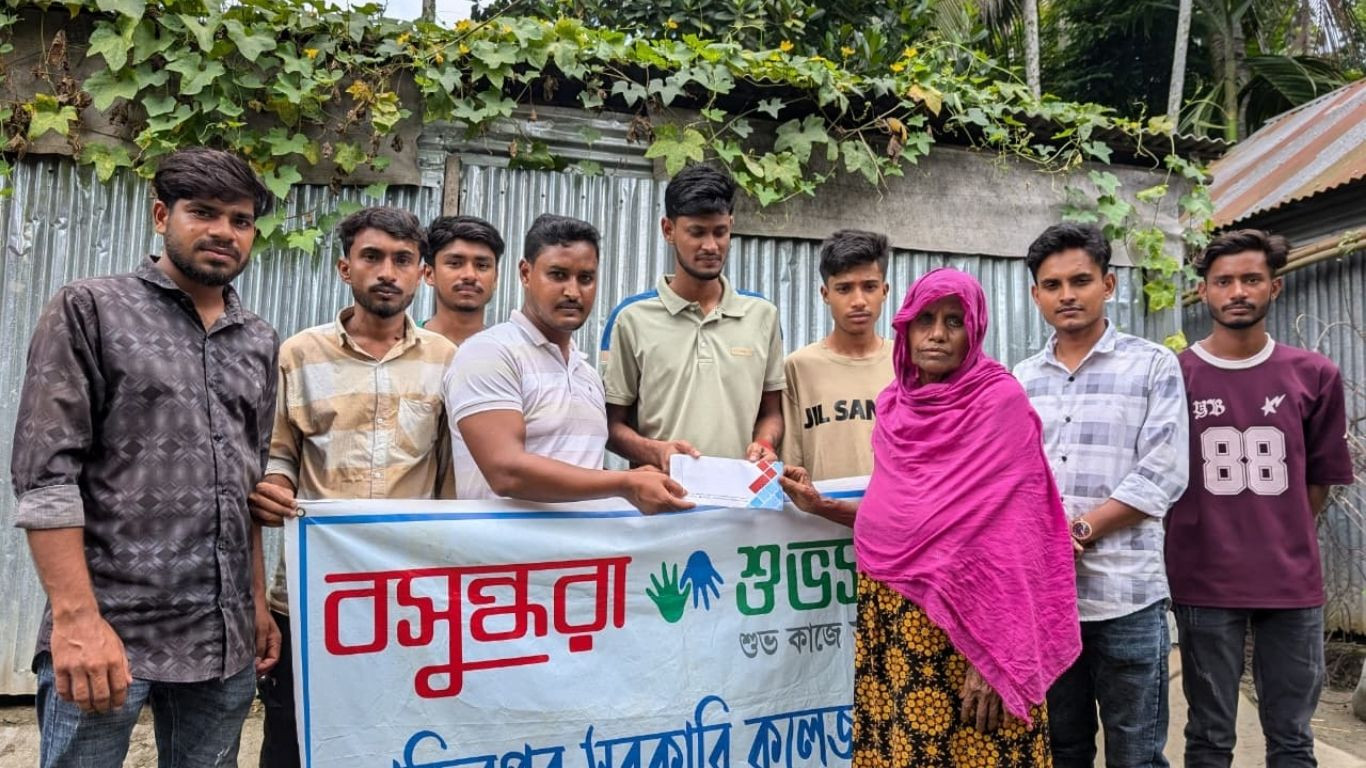 রাজিবপুরে অসুস্থ নারীর পাশে বসুন্ধরা শুভসংঘ