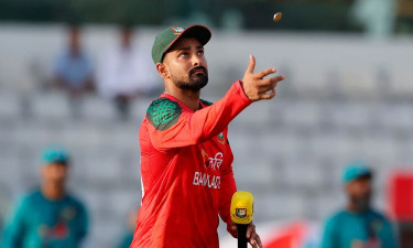 টস জিতে দুর্দান্ত শুরু বাংলাদেশের