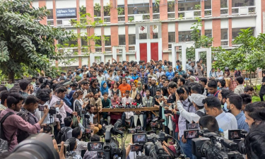 ৭ কলেজ শিক্ষার্থীদের আল্টিমেটাম, অধ্যাদেশ না এলে বৃহত্তর আন্দোলন