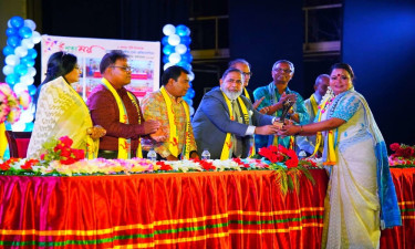 শুভসংঘের ললিতা সরকার পেলেন সাউথ এশিয়ান এক্সিলেন্স অ্যাওয়ার্ড
