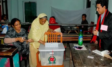 ফেব্রুয়ারিতে নির্বাচন আয়োজনে যত চ্যালেঞ্জ