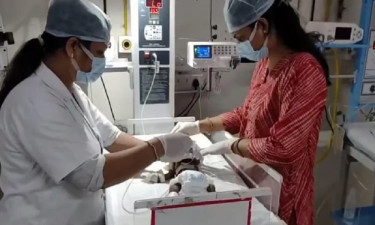 ভারতে জীবন্ত পুঁতে ফেলা কন্যাশিশু উদ্ধার, মৃত্যুর সঙ্গে পাঞ্জা লড়ছে