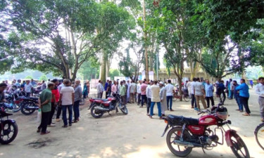 পূর্ণদিবস কর্মবিরতিতে রাবি শিক্ষক-কর্মকর্তা-কর্মচারী