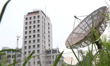 রাজধানীতে ৩ ঘণ্টায় ৭১ মিমি বৃষ্টি,  ভোগান্তিতে অফিসগামী জনতা