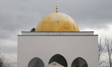 সুইডেনে রাতের আঁধারে জ্বালিয়ে দেওয়া হলো মসজিদ