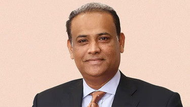 সাবেক মন্ত্রী সাইফুজ্জামানের চেক দিয়ে ১ কোটি ৭৬ লাখ টাকা উত্তোলন, কর্মকর্তা আটক