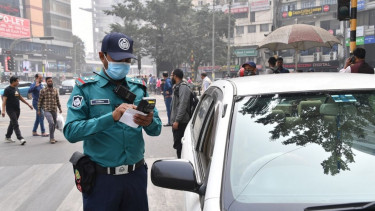 রাজধানীতে ট্রাফিক আইন লঙ্ঘনে ১৯৯৯ মামলা