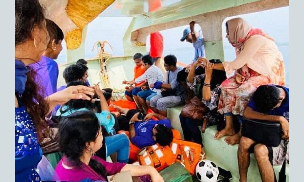 প্রবাল দ্বীপের স্মৃতিকথা