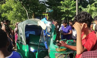 সুনামগঞ্জে ট্রাক-সিএনজির সংঘর্ষে মা-মেয়েসহ নিহত ৩