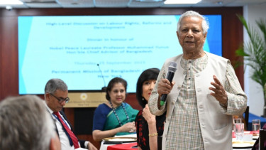 উচ্চপর্যায়ের নৈশভোজে অংশগ্রহণ প্রধান উপদেষ্টার