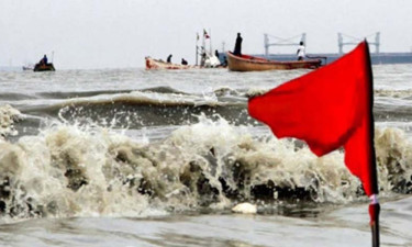 চার সমুদ্র বন্দরে ৩ নম্বর সতর্কসংকেত