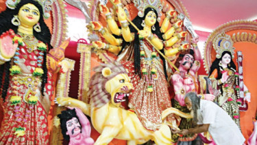 দুর্গাপূজার মূল আনুষ্ঠানিকতা শুরু আজ