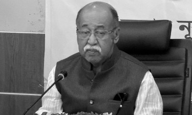 সাবেক শিল্পমন্ত্রী নূরুল মজিদ মাহমুদ হুমায়ুন মারা গেছেন