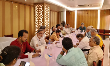 ৫ দলের সঙ্গে গণতন্ত্র মঞ্চের বৈঠক