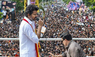 থালাপতি বিজয়ের মিছিলে পদদলিতের ঘটনায় টিভিকে নেতা গ্রেপ্তার