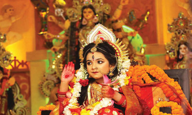 মহাষ্টমীতে হলো কুমারীপূজা, আজ মহানবমী